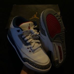Jordan 3s true blue